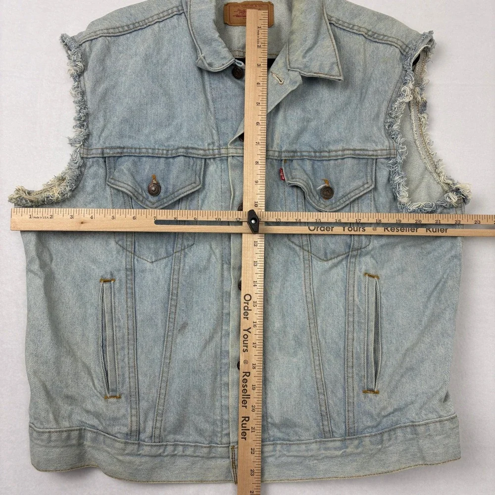 Vintage Levis 70506 Denim Trucker Vest Mens XL Light Wash Cut Off distressed